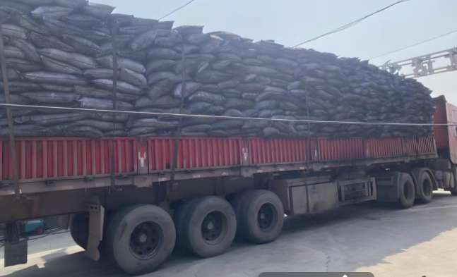 <a href=http://dashi8.cn/zzhxt/ target=_blank class=infotextkey>柱狀活性炭</a>，廢氣活性炭發(fā)車